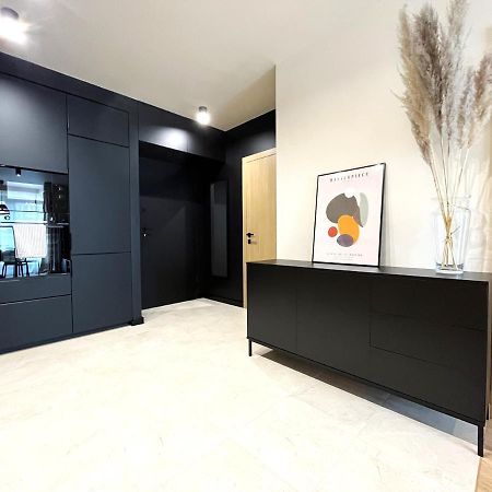 Wyszynskiego Apartment - Self Check-In 20H - Parking &Lift Wrocław Exteriör bild