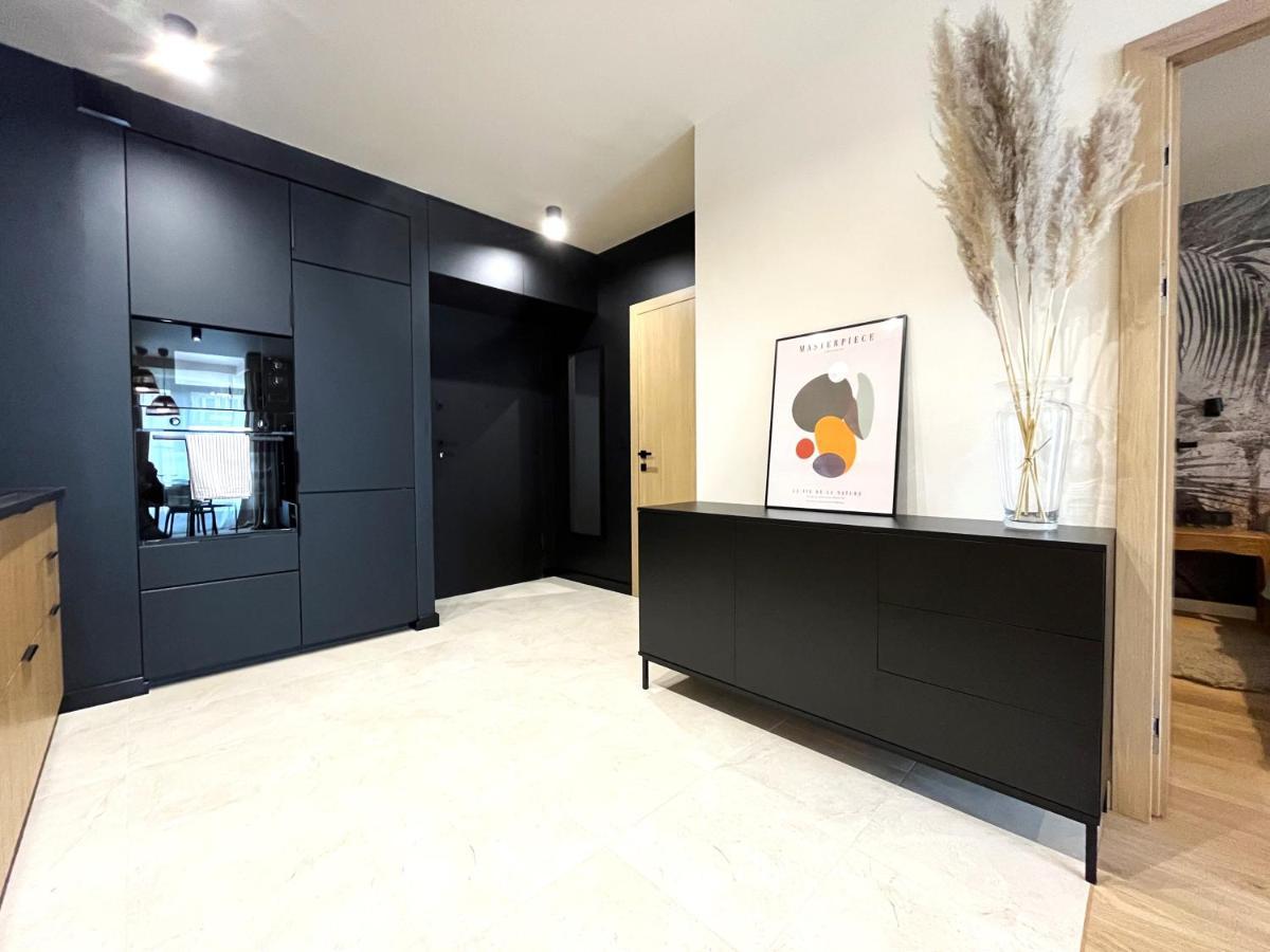 Wyszynskiego Apartment - Self Check-In 20H - Parking &Lift Wrocław Exteriör bild
