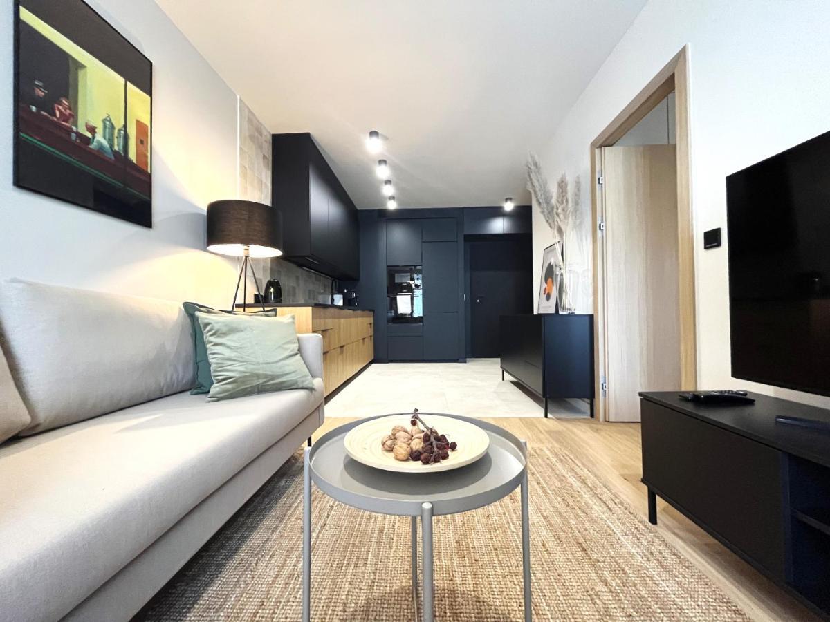 Wyszynskiego Apartment - Self Check-In 20H - Parking &Lift Wrocław Exteriör bild
