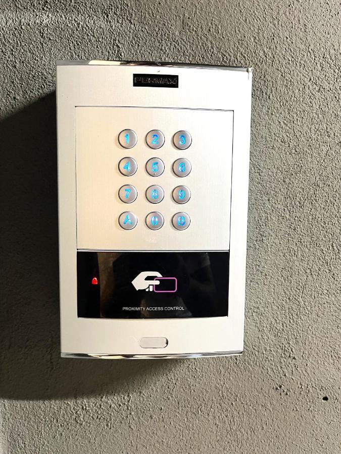 Wyszynskiego Apartment - Self Check-In 20H - Parking &Lift Wrocław Exteriör bild